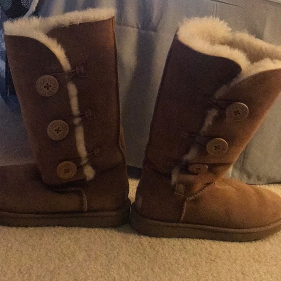 UGG boots - Picture 2 of 3